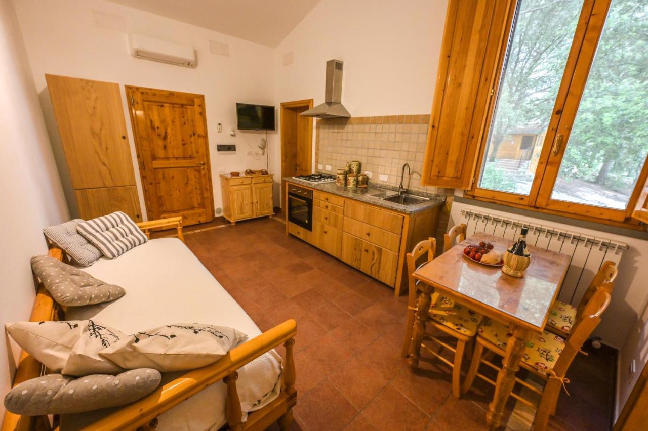 Agriturismo Poggio Al Pino Монтелупо-Фьорентино Экстерьер фото